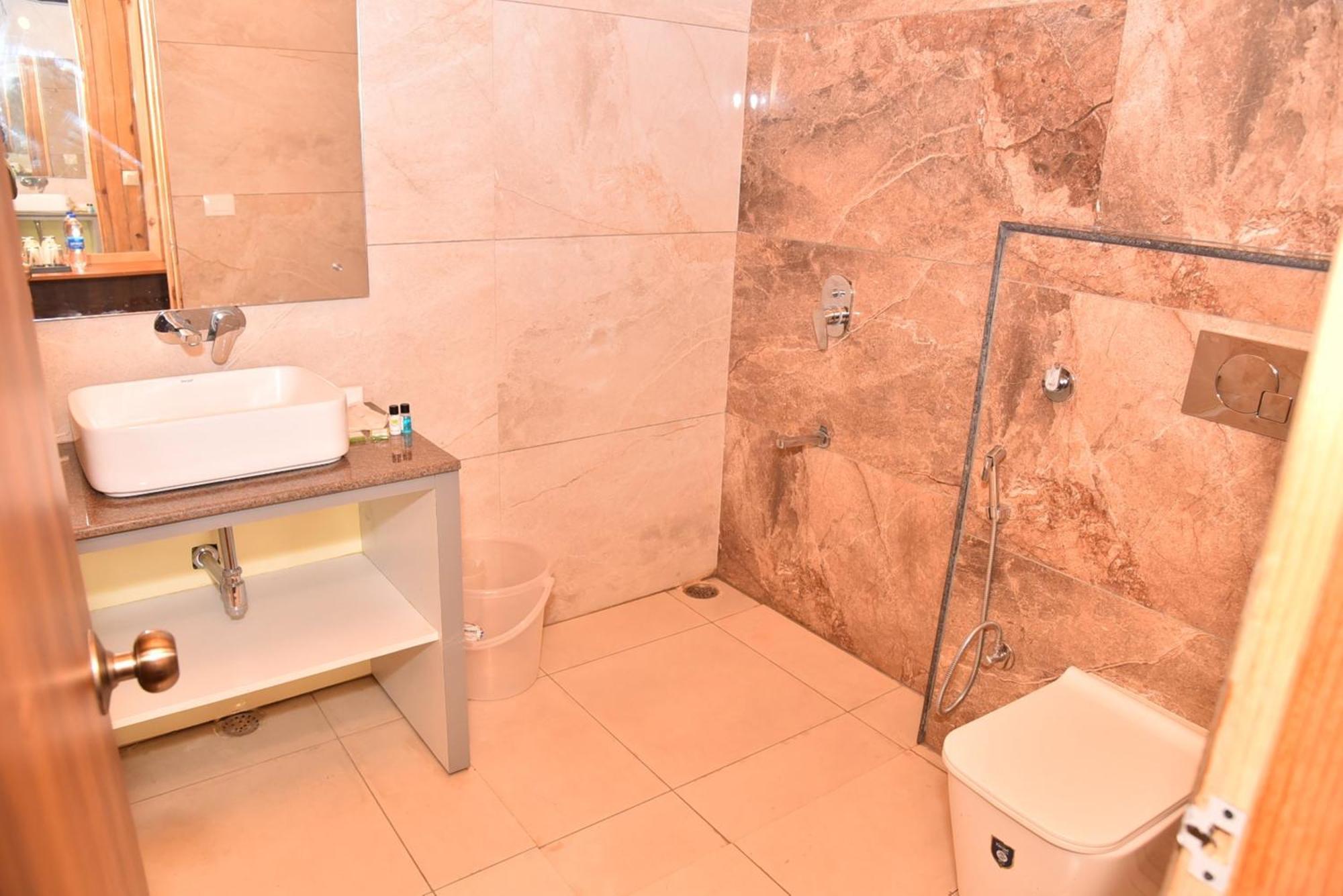 Qcent Woods Resort & Spa, Rishīkesh Extérieur photo