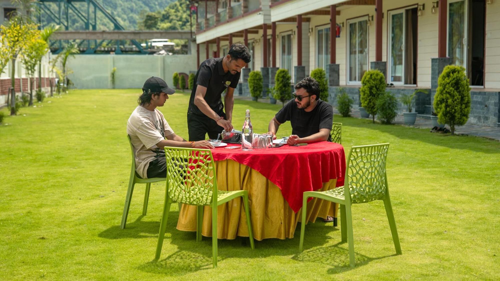 Qcent Woods Resort & Spa, Rishīkesh Extérieur photo